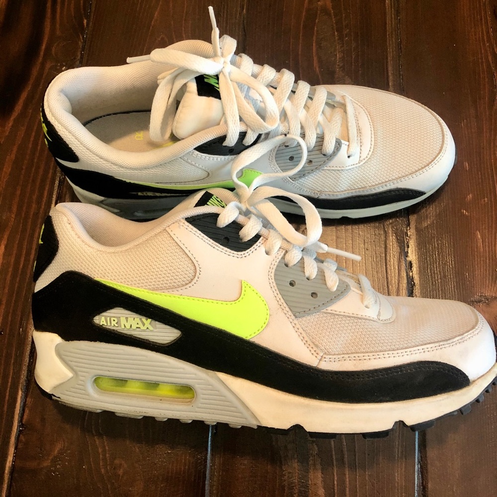 Nike Men’s Air Max 90